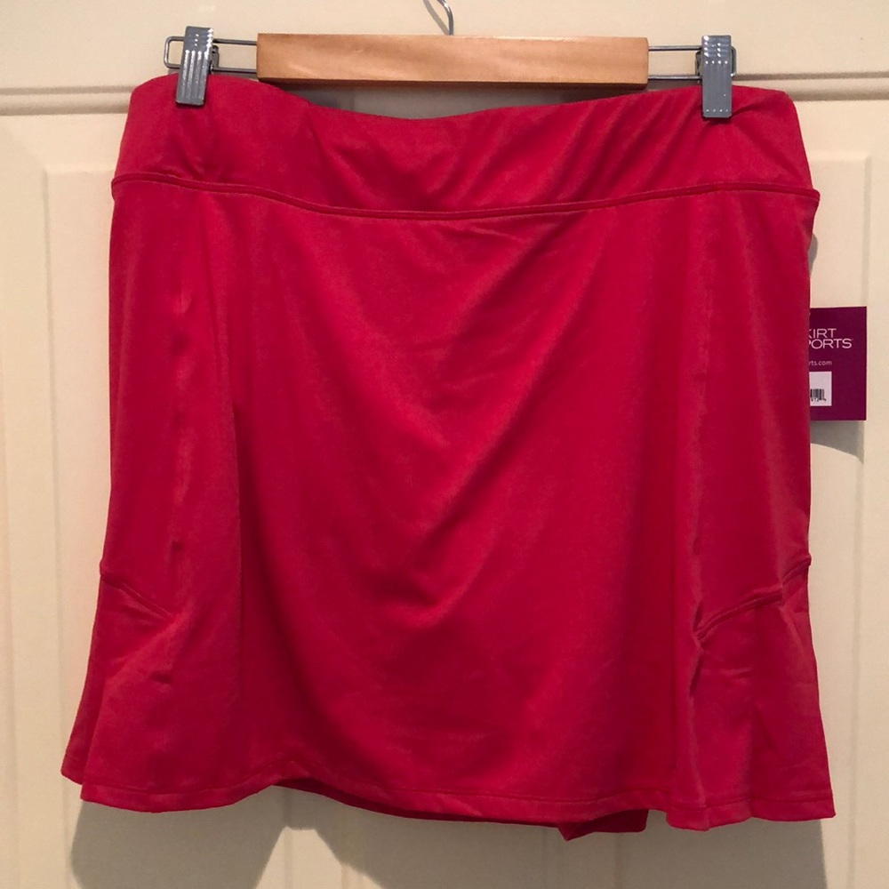 Large Skirt Sports Running/Tennis/Pickleball Skort. Tags removed, never worn!